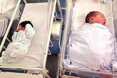 Bé sơ sinh nặng 7,4 kg ra đời ở New Zealand