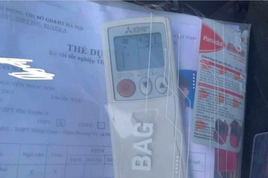 Remote điều hòa "lạc" phòng thi, hình ảnh đặc sản kỳ thi tốt nghiệp THPT