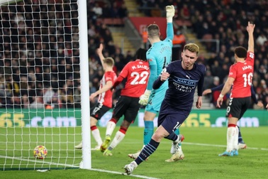 Man City bất ngờ đứt chuỗi 12 trận thắng liên tiếp