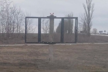 Lý do Ukraine đồng loạt phá hỏng biển báo giao thông giữa chiến sự với Nga