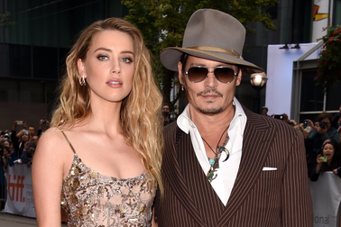 Sự ủng hộ của cha mẹ Amber Heard đối với Johnny Depp