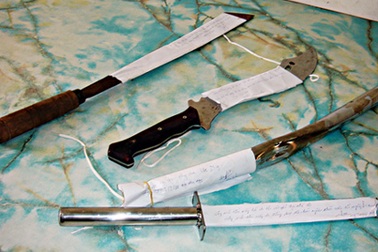 Giật mình “áo trắng” nhuốm màu “du côn”