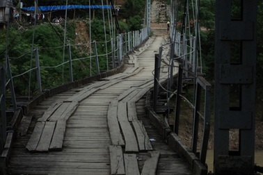 Nghệ An: Nứt núi Pu Căm, hàng trăm người dân bị đe doạ