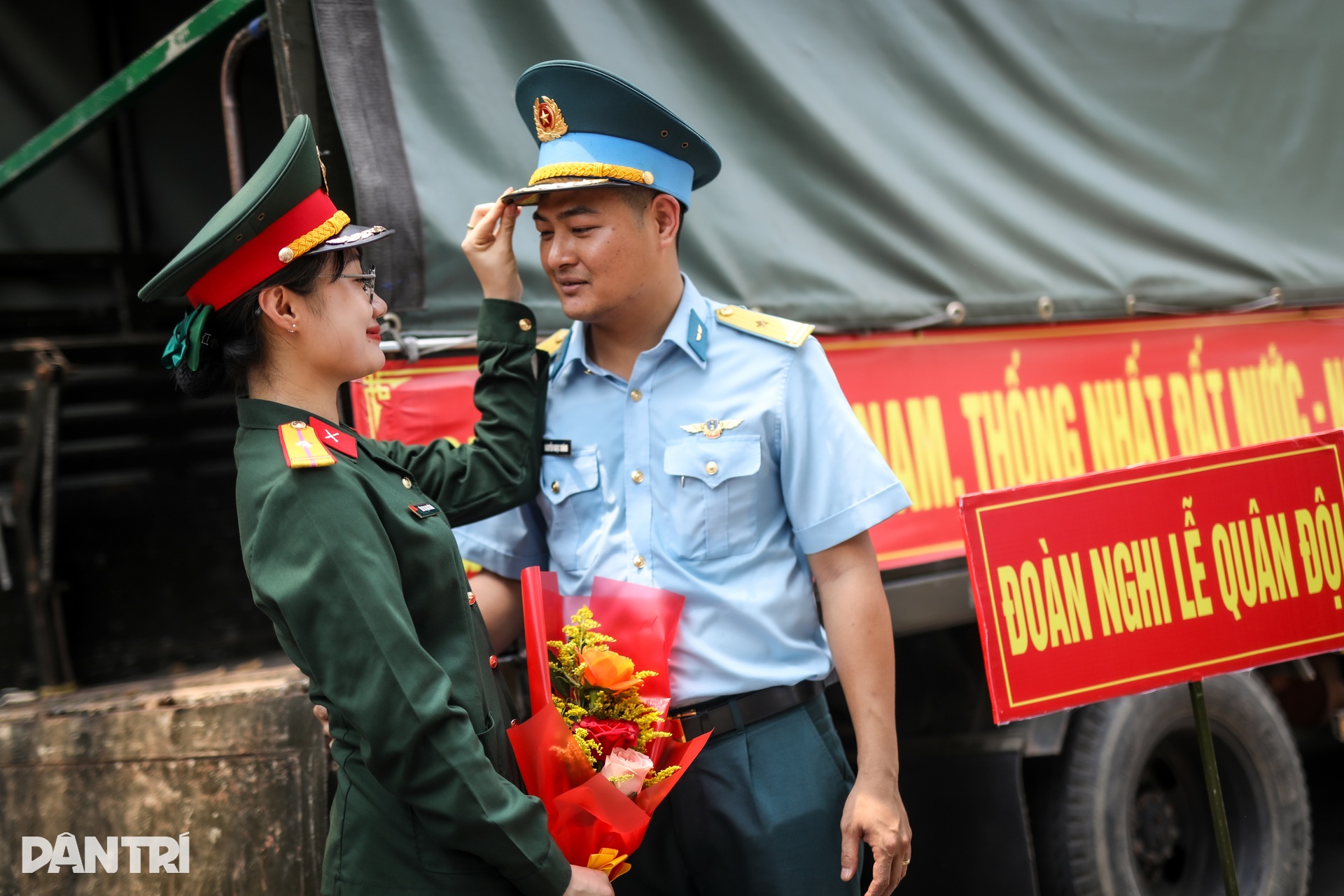 Các khối diễu binh đầu tiên trên chuyến tàu Thống nhất đã đến miền Nam - 9 Các khối diễu binh đầu tiên trên chuyến tàu Thống nhất đã đến miền Nam - 9