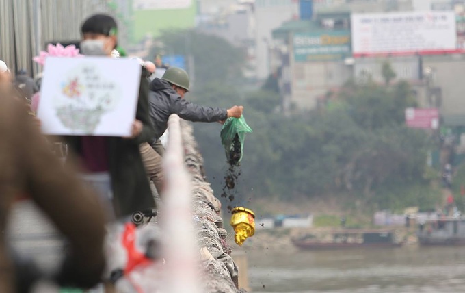 Cúng ông Công ông Táo,Ô nhiễm môi trường,Tình nguyện viên,Ông Công Ông Táo