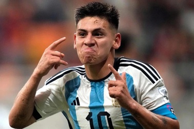 Man City bất ngờ ra mắt "Messi mới" ngay giữa mùa giải