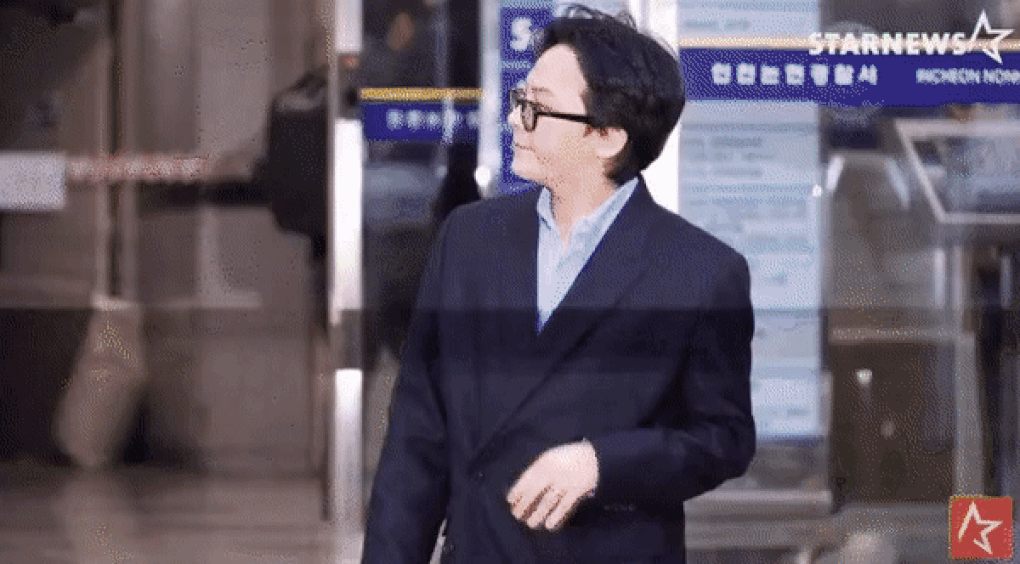G-Dragon lý giải dáng đi bất thường, cách trả lời ngập ngừng - 1 G-Dragon lý giải dáng đi bất thường, cách trả lời ngập ngừng - 1