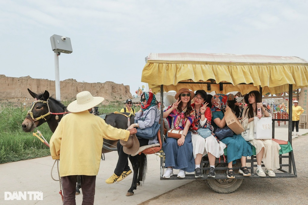 Khách Việt đổ xô đi Trung Quốc dịp lễ 2/9 vì giá tour rẻ hơn trong nước - 4 Khách Việt đổ xô đi Trung Quốc dịp lễ 2/9 vì giá tour rẻ hơn trong nước - 4
