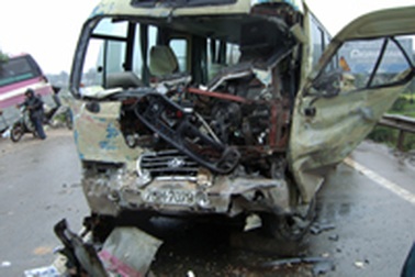 Xe biển Lào gây tai nạn thảm khốc