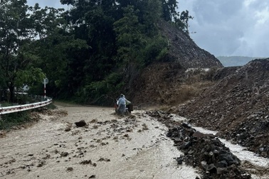Xuất hiện 7 điểm sạt lở trên cung đường đèo ở Khánh Hòa