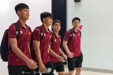 U23 Việt Nam đến Indonesia, háo hức trước giờ xung trận