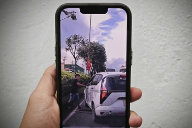 Tài xế xe tải chặn đầu, đập phá kính ô tô ở TPHCM