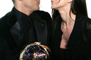 Khoảnh khắc Cannavaro và người đẹp Bellucci