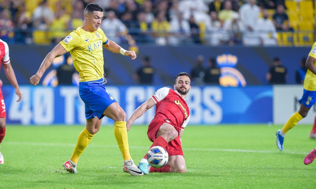 Ronaldo xin trọng tài hủy phạt đền của Al Nassr - 2