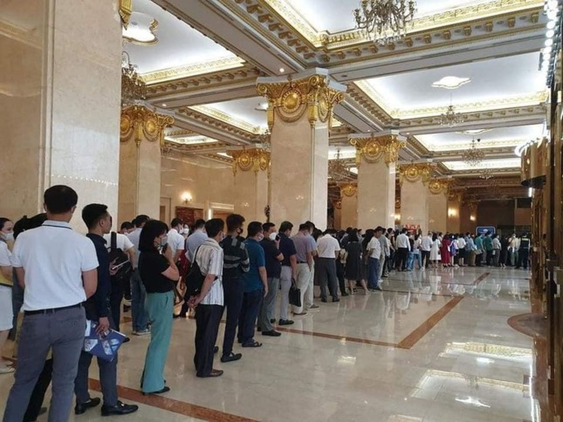 Lo ngại thổi giá từ việc doanh nghiệp bán nhà kiểu trả giá cạnh tranh - 1 Lo ngại thổi giá từ việc doanh nghiệp bán nhà kiểu trả giá cạnh tranh - 1