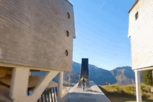 Màn trình diễn motor bay gây đứng tim của tay lái người Pháp