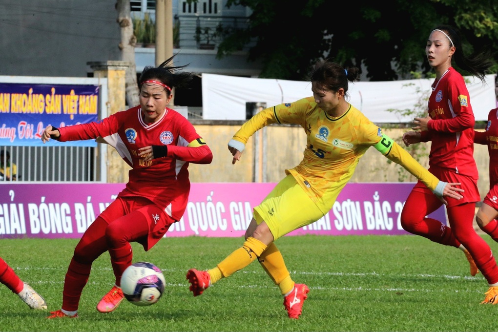 Đội nữ TPHCM bị Hà Nội bắt kịp ở giải bóng đá vô địch quốc gia 2024 - 1 Đội nữ TPHCM bị Hà Nội bắt kịp ở giải bóng đá vô địch quốc gia 2024 - 1
