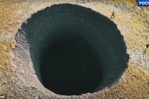 Phát hiện hố tử thần khổng lồ, sâu 50 mét ở Siberia