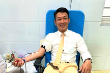 Hai cảnh sát giao thông hiến máu cứu bé 4 tuổi mắc bệnh hiểm nghèo