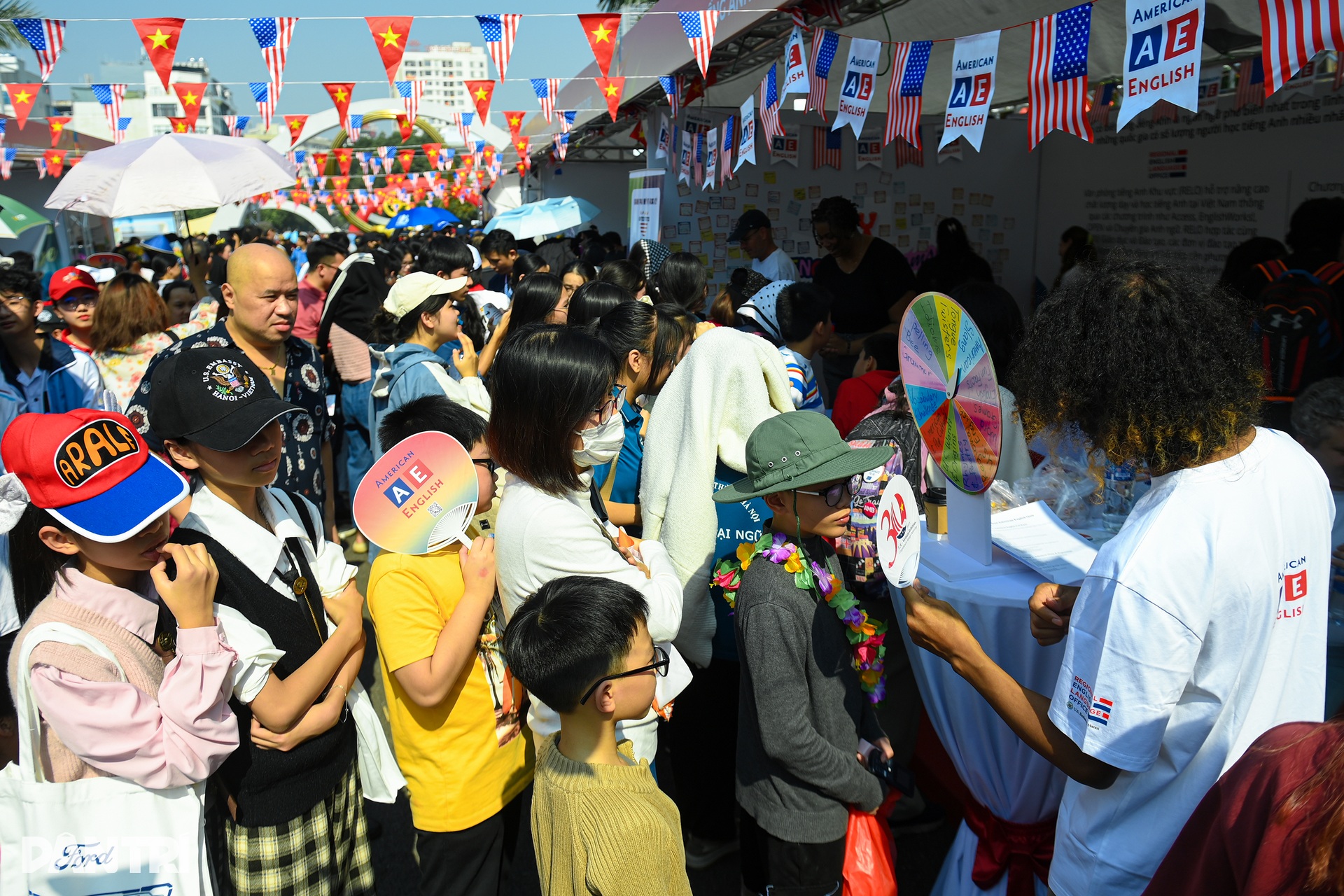 Hàng nghìn người tham gia Ngày hội hữu nghị Việt - Mỹ ở Hà Nội - 4