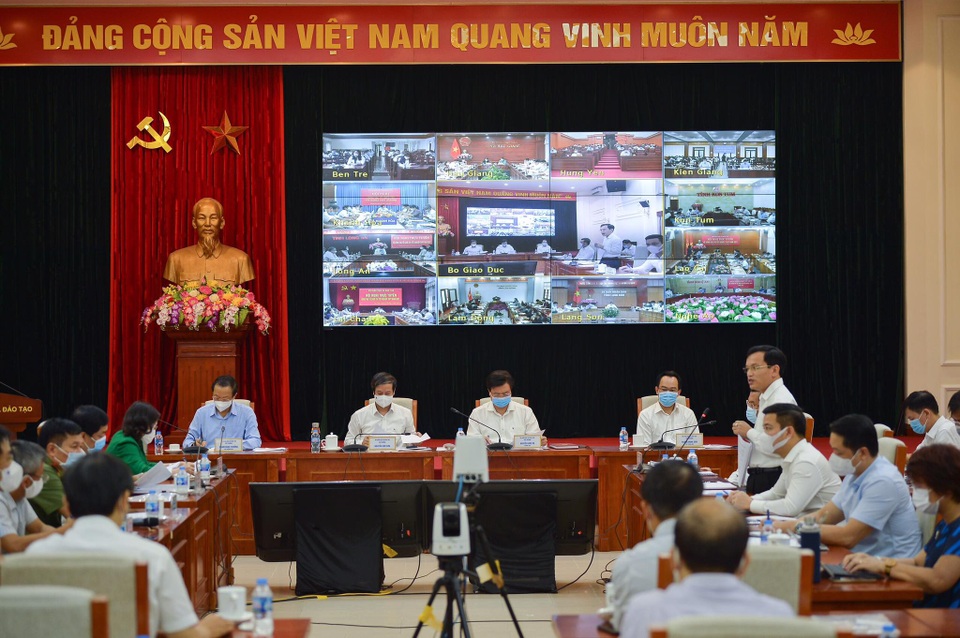 Bộ trưởng Nguyễn Kim Sơn: Không lo lắng cực đoan trong thi tốt nghiệp THPT - 1 Bộ trưởng Nguyễn Kim Sơn: Không lo lắng cực đoan trong thi tốt nghiệp THPT - 1