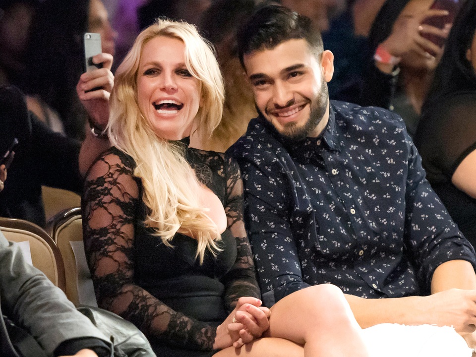 Bồ trẻ của Britney muốn được làm cha - 1 Bồ trẻ của Britney muốn được làm cha - 1