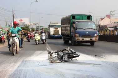 Bị tai nạn, thanh niên bốc cháy như đuốc sống