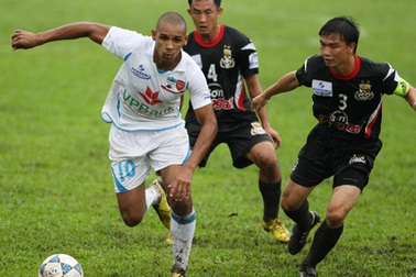 Evaldo lập hattrick, HA Gia Lai vẫn thua ĐT Long An