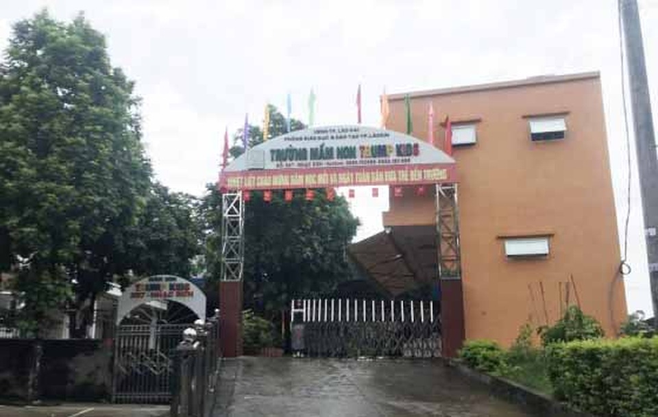 Lào Cai: Làm rõ vụ bé gái 2 tuổi bị bố của bạn hành hung - 2 Lào Cai: Làm rõ vụ bé gái 2 tuổi bị bố của bạn hành hung - 2