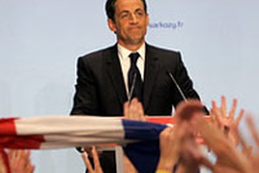 Tổng thống mới đắc cử của Pháp có bao nhiêu tài sản?