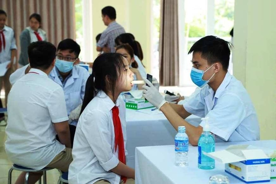 Làn sóng thứ 3 của dịch Covid-19 rình rập cộng đồng - 3 Làn sóng thứ 3 của dịch Covid-19 rình rập cộng đồng - 3