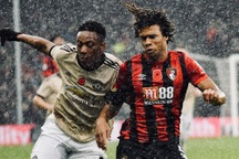 Bournemouth 1-0 Man Utd: “Quỷ đỏ” trở lại mặt đất