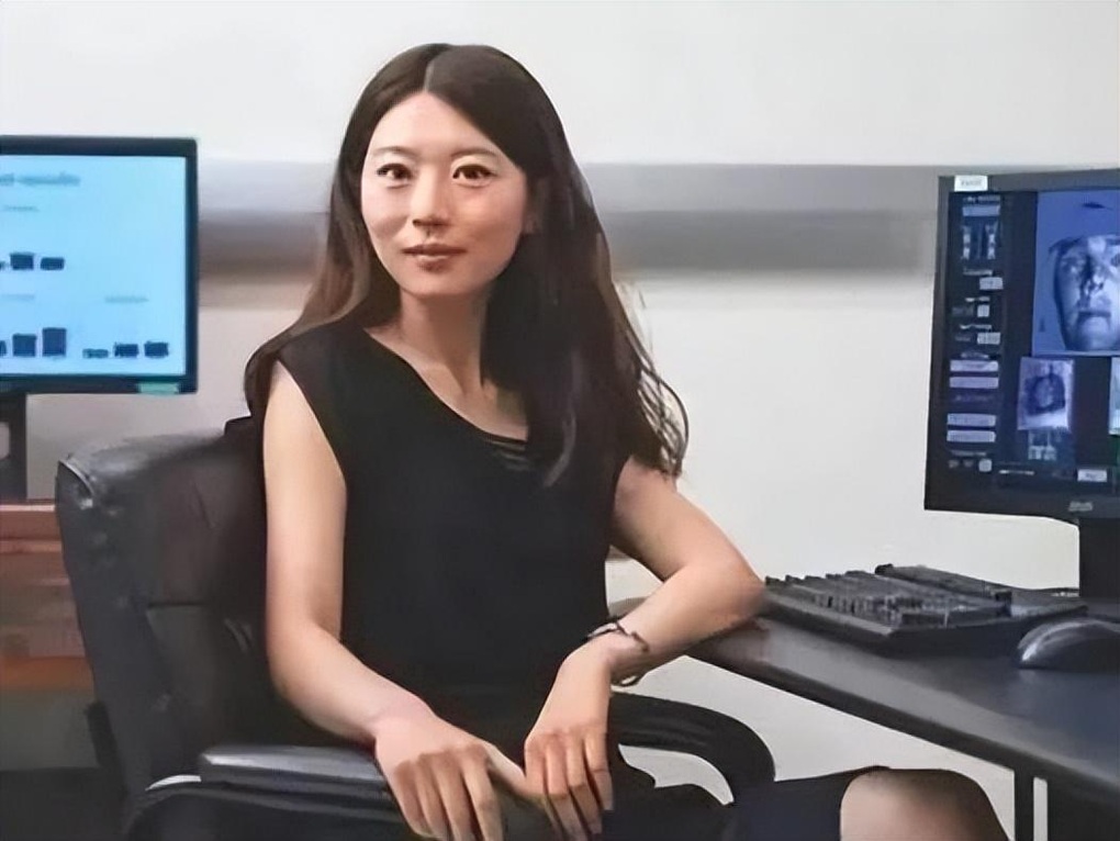 Thần đồng 14 tuổi đỗ đại học hàng đầu Trung Quốc chọn định cư ở Mỹ - 2 Thần đồng 14 tuổi đỗ đại học hàng đầu Trung Quốc chọn định cư ở Mỹ - 2
