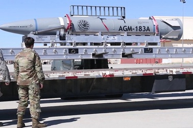 Mỹ lần thứ 2 phóng xịt tên lửa siêu vượt âm từ "pháo đài bay" B-52