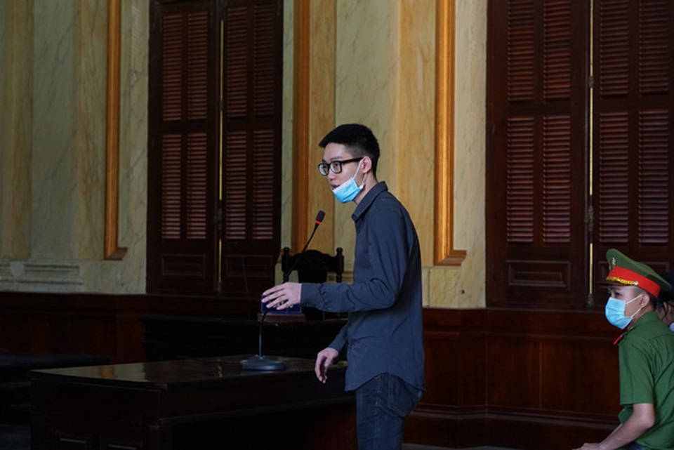 Cán bộ nhà nước cũng bị các đối tượng giả danh công an lừa đảo - 1 Cán bộ nhà nước cũng bị các đối tượng giả danh công an lừa đảo - 1