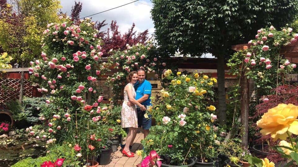 Ngôi nhà phủ kín hoa hồng đẹp không rời mắt của nữ Việt kiều ở Hungary - 16 Ngôi nhà phủ kín hoa hồng đẹp không rời mắt của nữ Việt kiều ở Hungary - 16