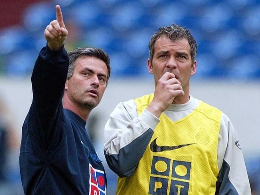 Học trò cưng của Mourinho đột ngột qua đời trên sân bóng - 3 Học trò cưng của Mourinho đột ngột qua đời trên sân bóng - 3