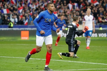 Những khoảnh khắc Mbappe thăng hoa cùng tuyển Pháp trước Iceland