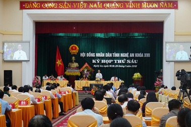 Cột điện nằm giữa đường, vướng mắc tái định cư... vào nghị trường