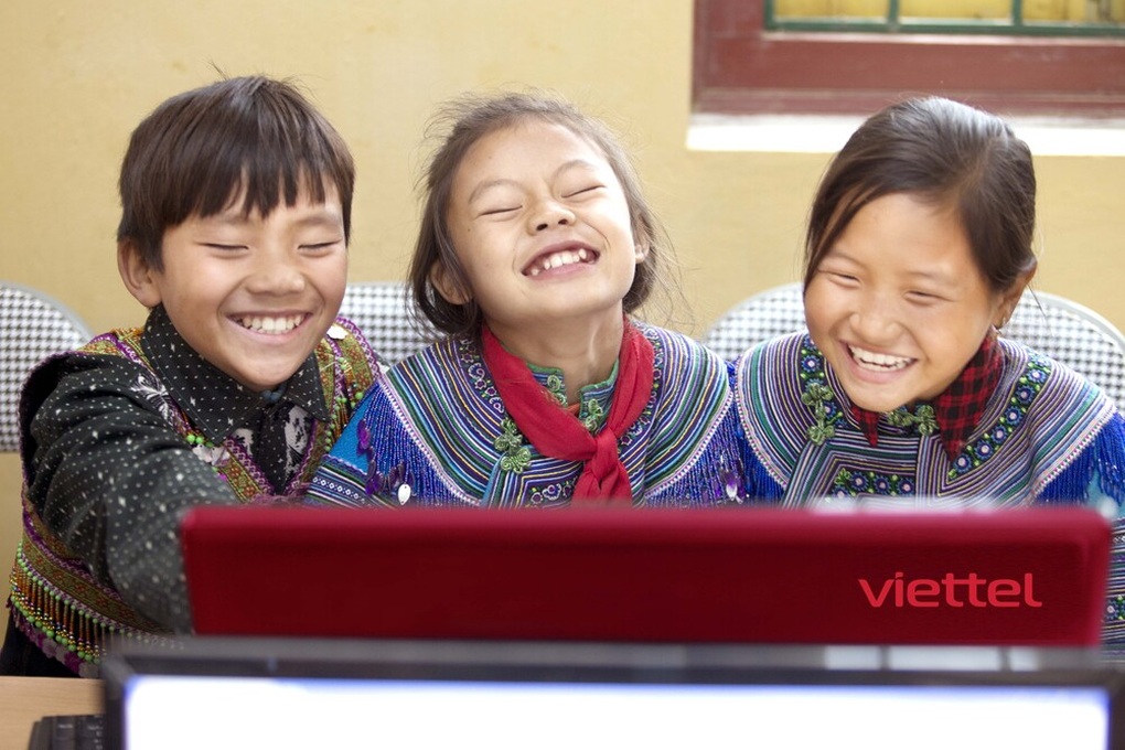Gần 2 thập kỷ bền bỉ mang internet đến nhiều nước, góp phần thay đổi thế giới của Viettel - 2 Gần 2 thập kỷ bền bỉ mang internet đến nhiều nước, góp phần thay đổi thế giới của Viettel - 2
