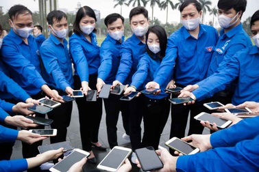 Tuổi trẻ Nghệ An đồng diễn ấn tượng màn “đánh giặc corona”