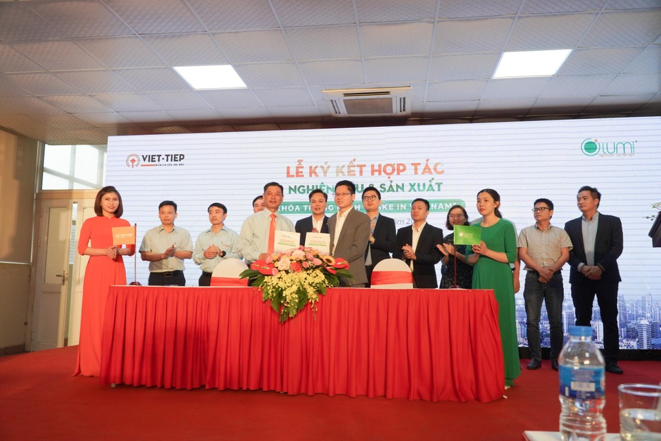 Lumi bắt tay Khóa Việt-Tiệp sản xuất khóa thông minh Make in Việt Nam - 1 Lumi bắt tay Khóa Việt-Tiệp sản xuất khóa thông minh Make in Việt Nam - 1