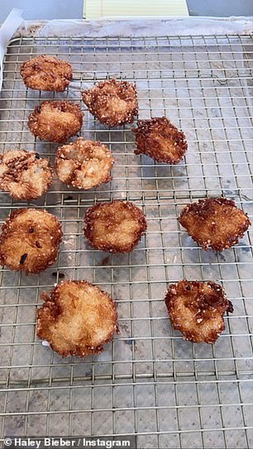 Vợ Justin Bieber gây bất ngờ khi trổ tài nấu nướng - 3 Vợ Justin Bieber gây bất ngờ khi trổ tài nấu nướng - 3