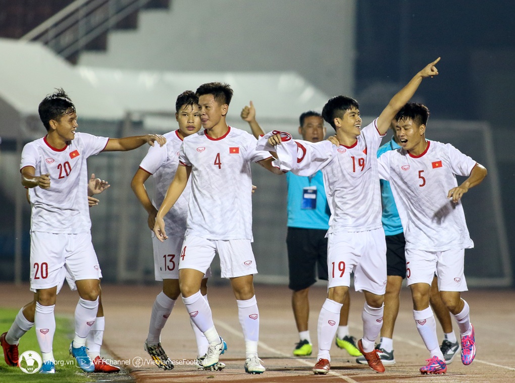 HLV Philippe Troussier công bố danh sách U23 Việt Nam - 1 HLV Philippe Troussier công bố danh sách U23 Việt Nam - 1