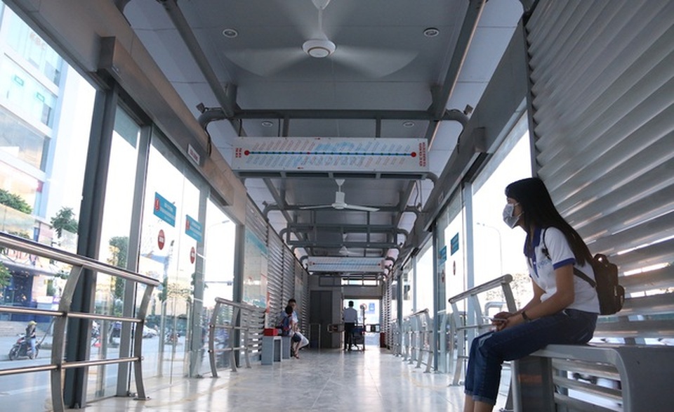 Chủ tịch Hà Nội khuyên người dân tạm thời không đi xe buýt - 1 Chủ tịch Hà Nội khuyên người dân tạm thời không đi xe buýt - 1