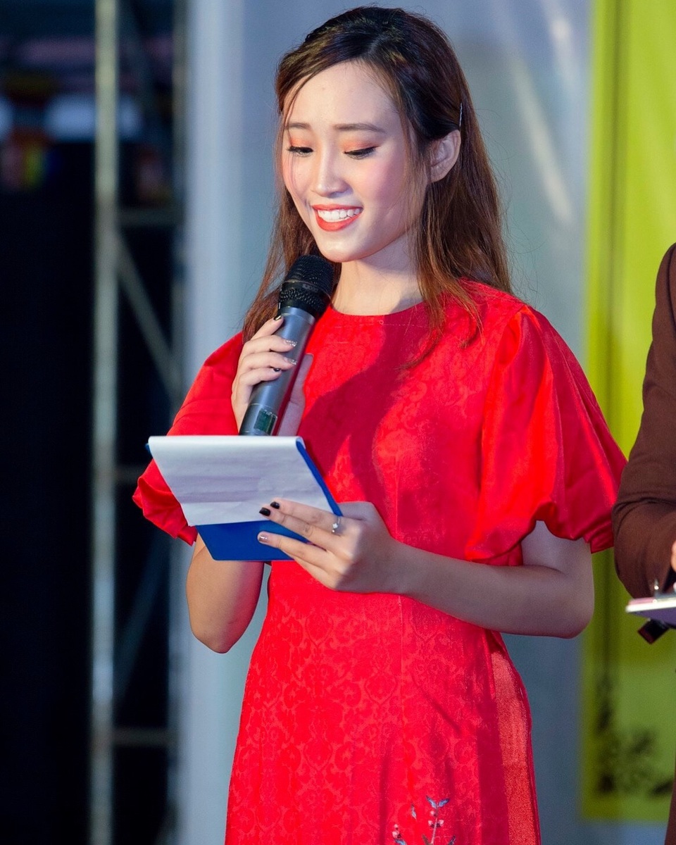 Nữ sinh trường báo đam mê nghề MC, sớm tự lập ở tuổi 20 - 2 Nữ sinh trường báo đam mê nghề MC, sớm tự lập ở tuổi 20 - 2