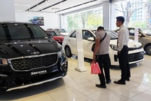 Giảm giá, lệ phí trước bạ vẫn không "cứu" được thị trường ô tô