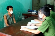 Lao vào đánh công an sau khi bị lập biên bản vi phạm phòng, chống dịch