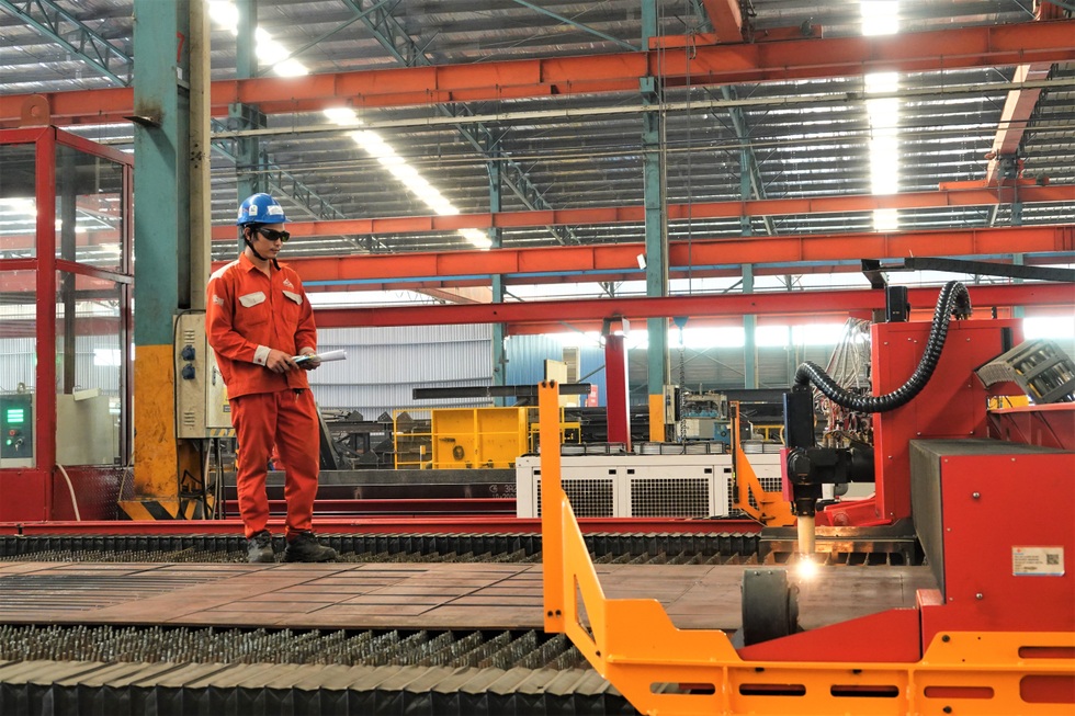 Công nhân làm xuyên Tết: Nói không nhớ nhà là nói dối - 8 Công nhân làm xuyên Tết: Nói không nhớ nhà là nói dối - 8