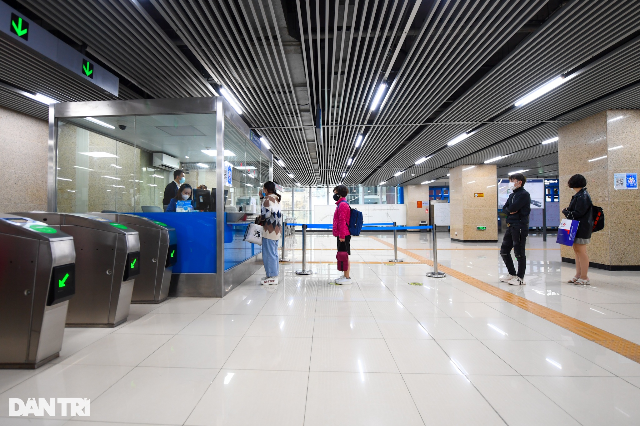 Tàu Cát Linh - Hà Đông vắng vẻ sau ngày bán vé, khách trải nghiệm giảm mạnh - 2 Tàu Cát Linh - Hà Đông vắng vẻ sau ngày bán vé, khách trải nghiệm giảm mạnh - 2